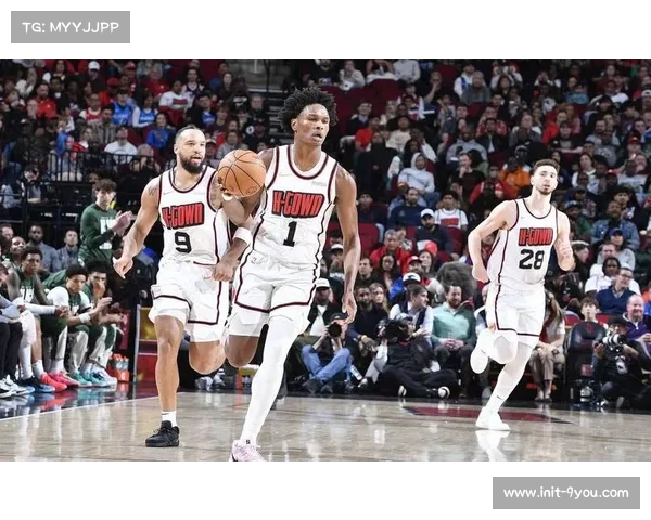 火箭年轻核心申京史密斯与阿门汤普森崭露锋芒展现无限潜力