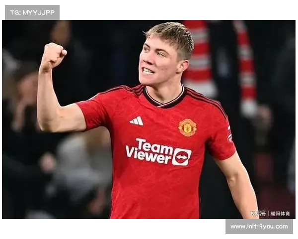 曼联伤病潮再袭 卢克肖上半场因伤被替换下场